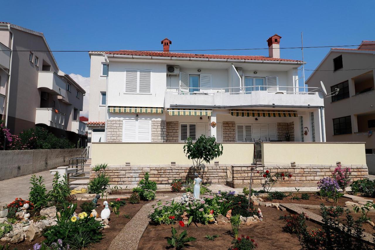 Apartments Katra Novalja Luaran gambar
