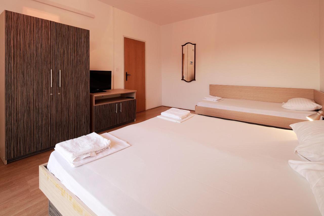 Apartments Katra Novalja Luaran gambar