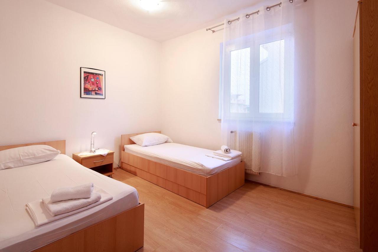 Apartments Katra Novalja Luaran gambar